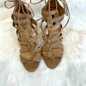 Misslola lace heels